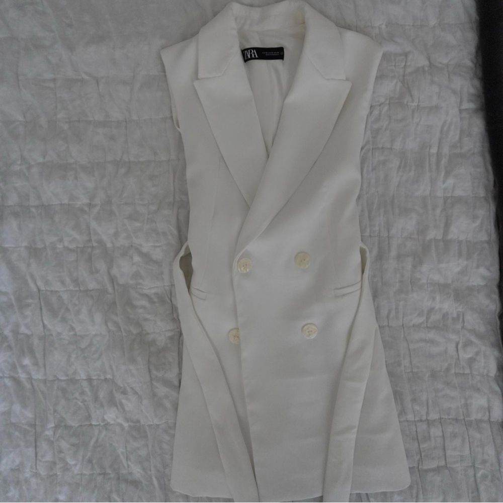 Zara White Double-Breasted Sleeveless Vest Coat
